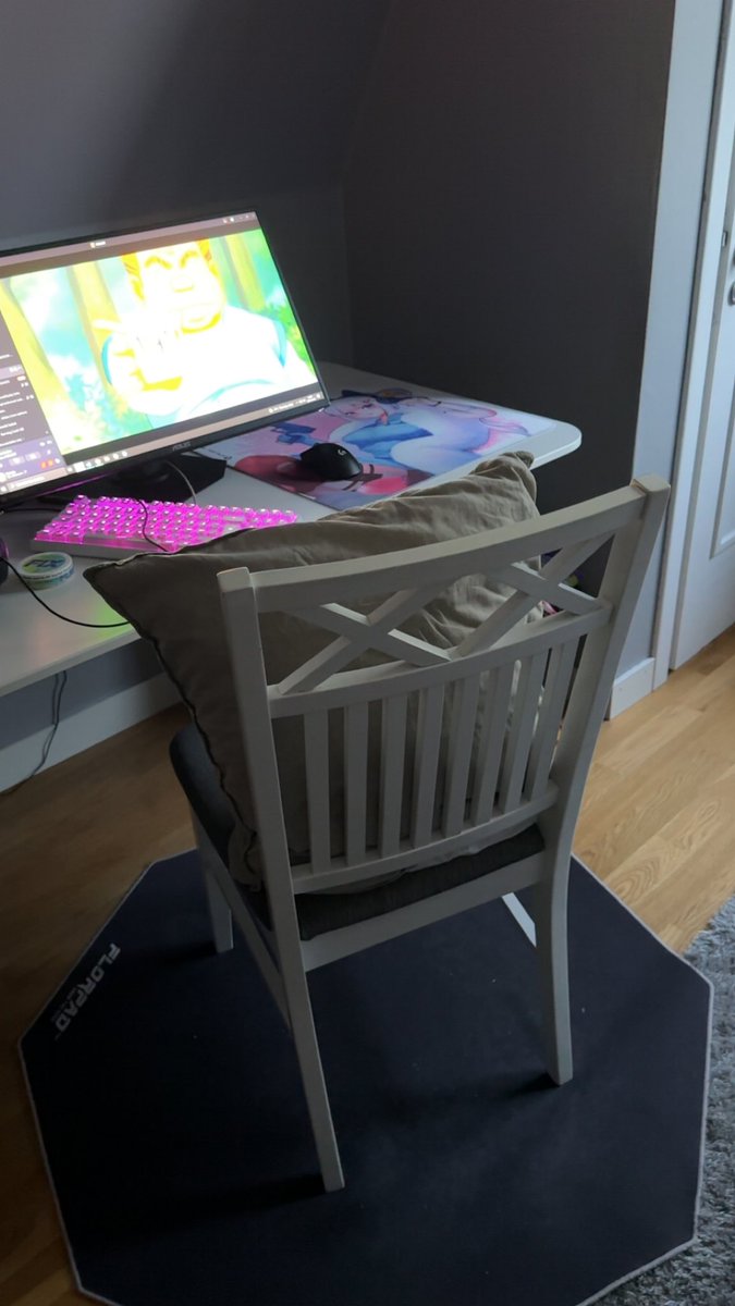 hampi (@hampics2) on Twitter photo hej vill nån sponsra en <a href="/discoskridsko/">DiscoSkridsko</a> spelare med en ny stol... min gick precis sönder och är för ung för att redan paja ryggen med en köksstol <a href="/ArozziChairs/">Arozzi</a> <a href="/SharkGamingCom/">SharkGaming</a> @stolföretag #ungmenfattig hej vill nån sponsra en <a href="/discoskridsko/">DiscoSkridsko</a> spelare med en ny stol... min gick precis sönder och är för ung för att redan paja ryggen med en köksstol <a href="/ArozziChairs/">Arozzi</a> <a href="/SharkGamingCom/">SharkGaming</a> @stolföretag #ungmenfattig