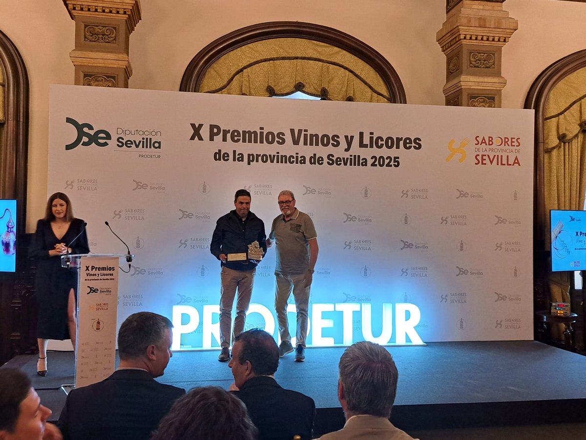 Ya conocemos a los ganadores de la X Edición de los Premios “Vinos y Licores de la Provincia de Sevilla”.
👏 ¡Gracias por seguir haciendo grande el nombre de la provincia de Sevilla a través de vuestros vinos y licores! #SaboresDeLaProvinciaDeSevilla