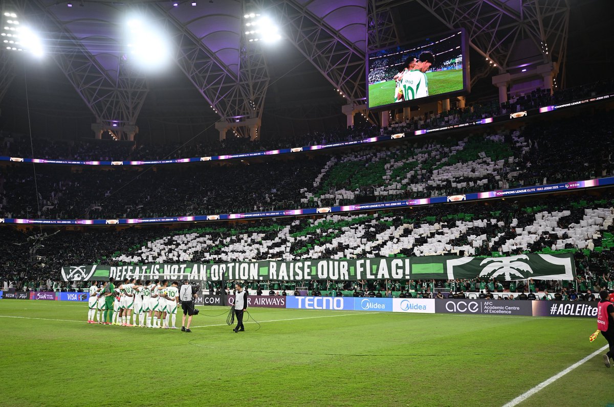 العشب نطق والتاريخ قال كلمته. 

«هنا النادي الأهلي» 

ألف مبرووووووك للمدرج الأخضر العظيم