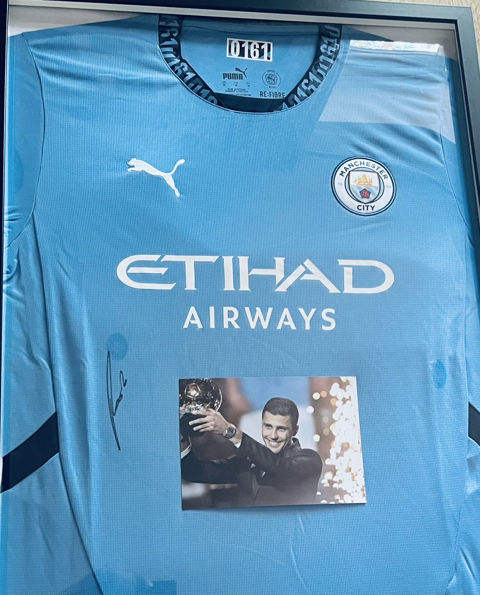 You don’t get better than the reigning Ballon d’Or. 

We have a framed, signed #MCFC shirt from the peerless Rodri. 

<a href="/RealMrsPalmer/">Bo Palmer</a> will probably start the bidding. Can somebody top her bid. 
Before Monday’s <a href="/SticknStep1/">Stick 'n' Step</a> golf day.