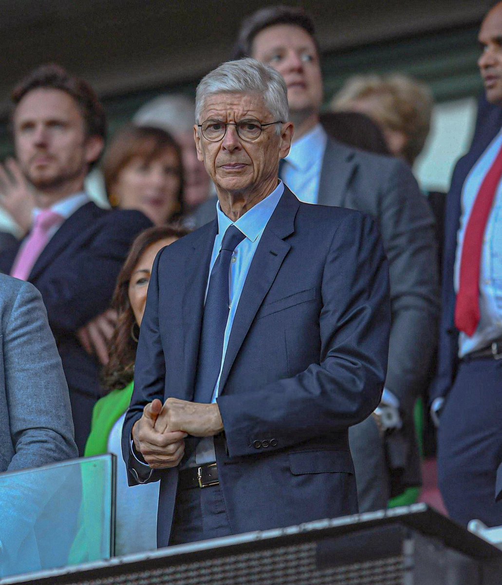 A familiar face back at the Emirates for Arsenal's #UCL semi-final 👋🇫🇷