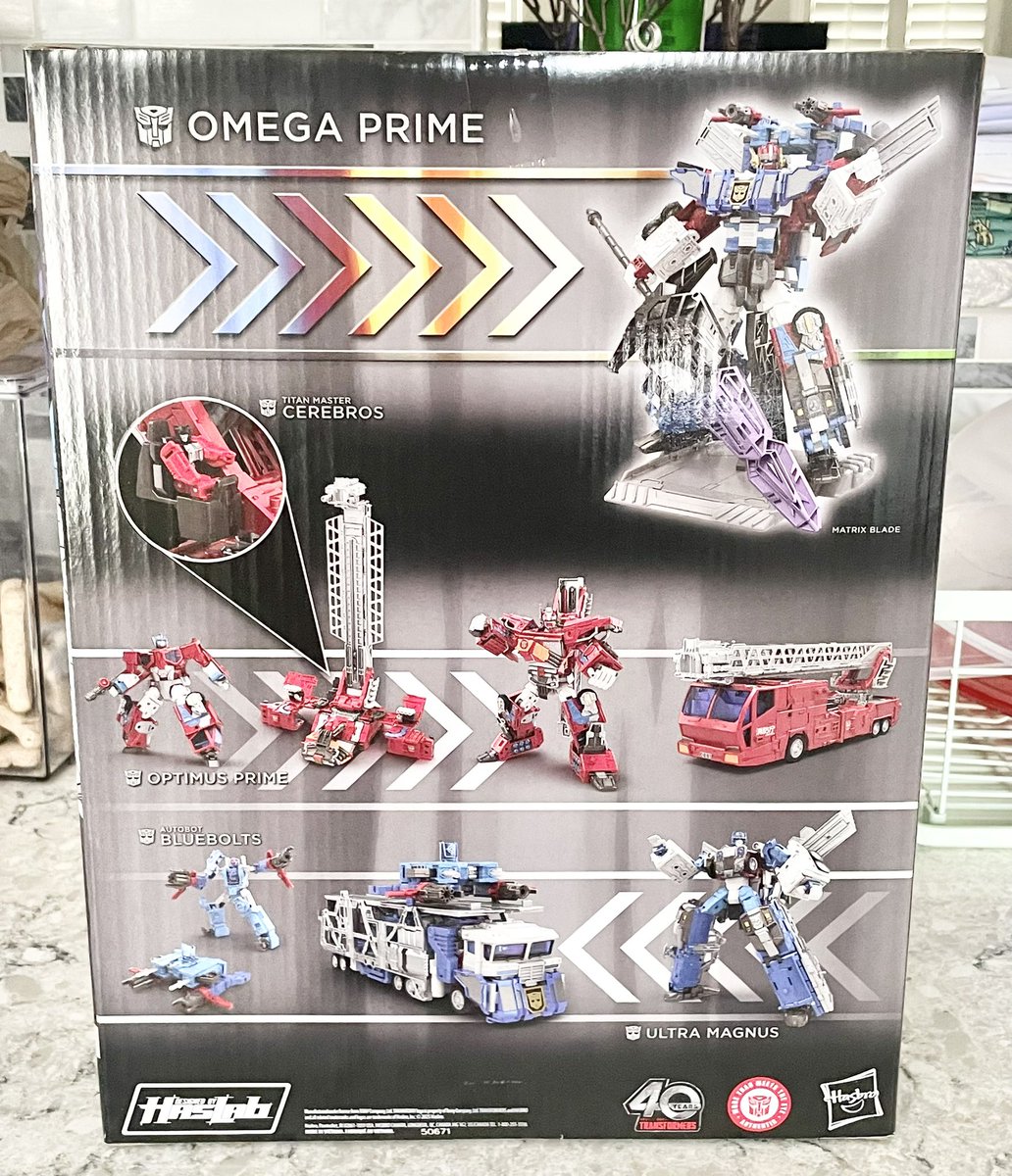 J03y_K10's tweet photo. More sides of the box.
#Hasbro #Transformers #HasLabOmegaPrime https://t.co/otOv9RKu6K