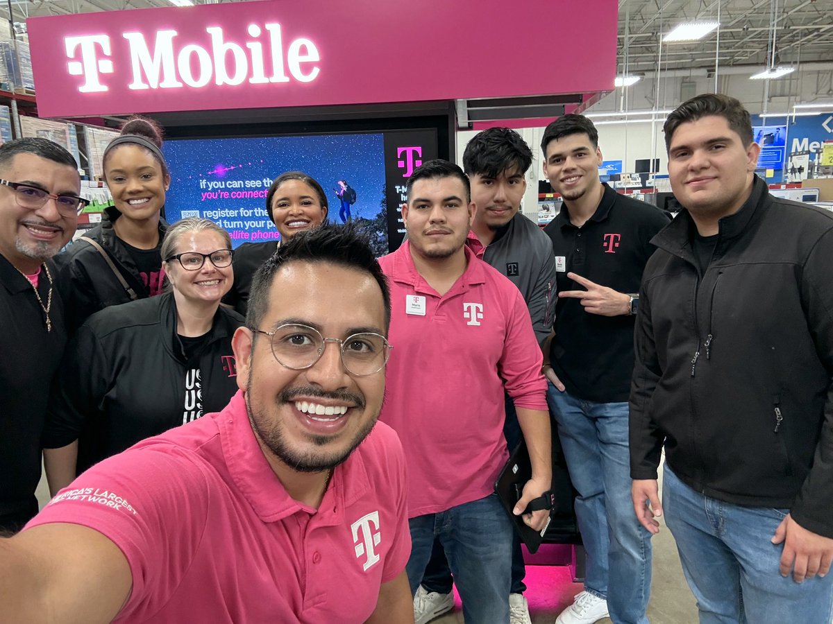 It was an absolute pleasure hosting Houston/LA DE&amp;I Chapter leaders! Thank you for showing our Store in Store teams all about Employee Culture and Engagement! You can count on our #StarzInStores to commit! Our teams loved the binders! #HoustonNorthFuego