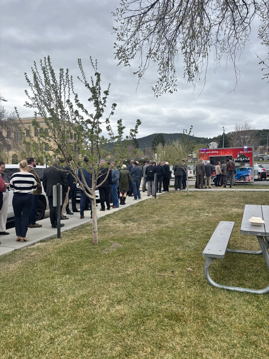 The most bipartisan gathering I’ve seen all session — the line for the Habana food truck