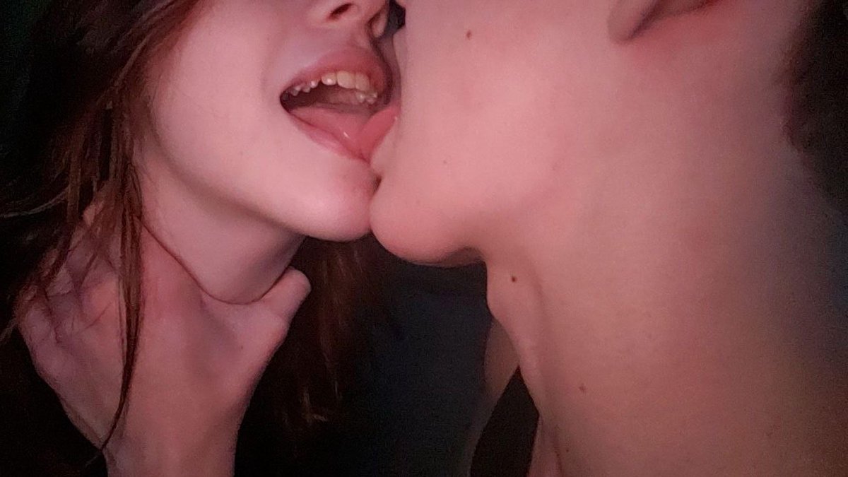 well, my boyfriend's in a band
he plays guitar while i sing lou reed. ❤️