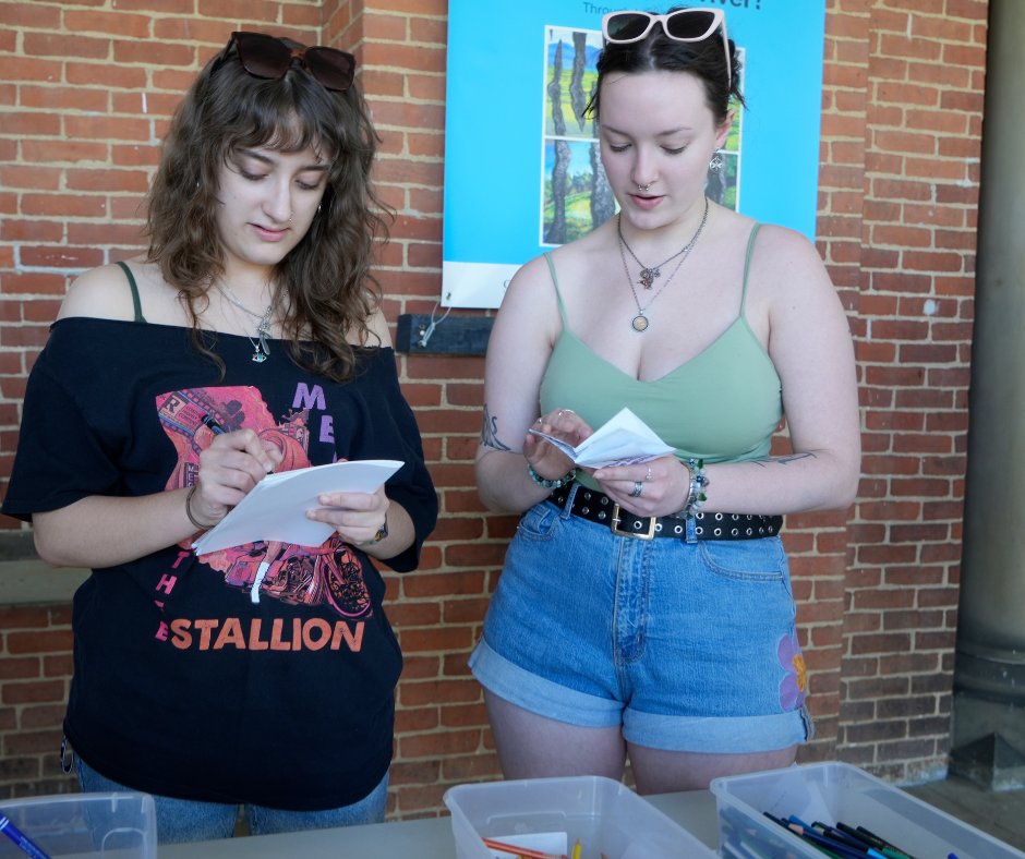 Thanks to everyone who stopped by the “Through a New Lens” exhibit last week! Attendees participated in a bookmaking activity and discussions with the creators of artists’ books featured in the 2025 Museum Studies Certificate Program Exhibition! More info: bit.ly/Newlens