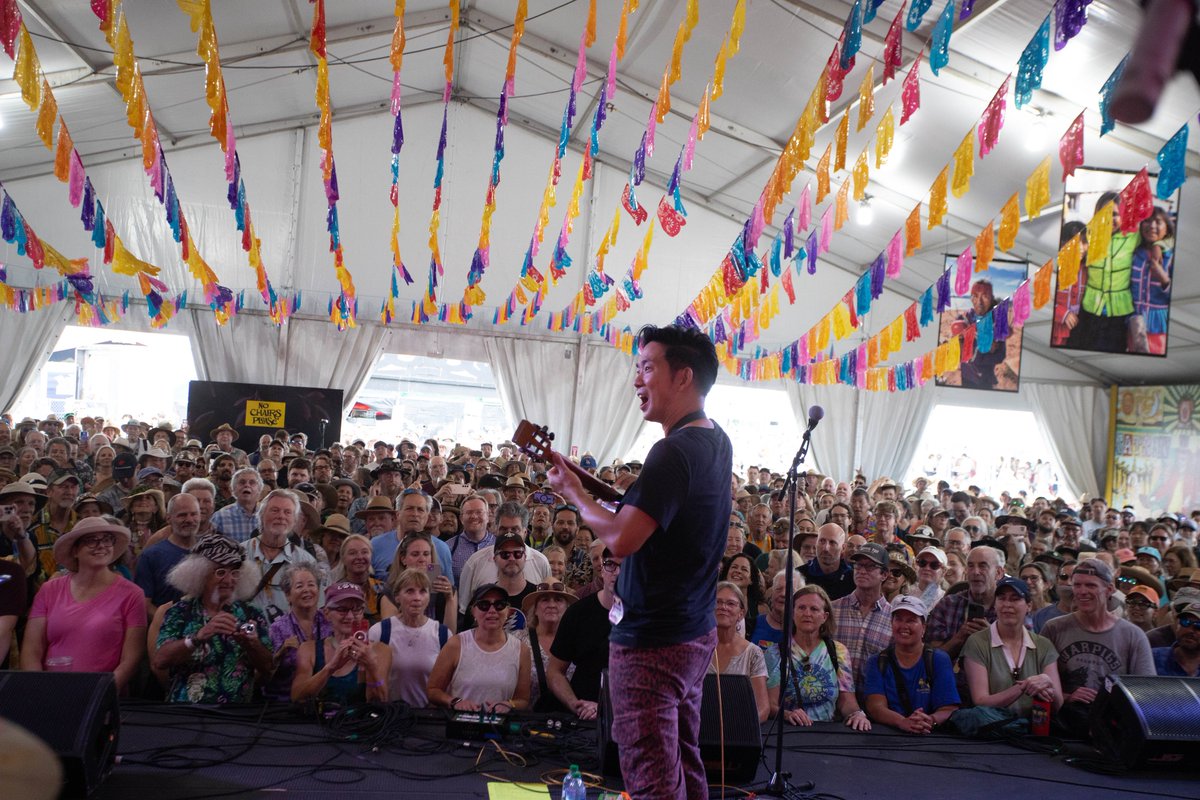 Jake Shimabukuro (@jakeshimabukuro) on Twitter photo NOLA 💙 <a href="/jazzfest/">New Orleans JazzFest</a> ROCKED. Thank you to everyone who came!! Until next time… 🤙
#neworleans #ukulele #jazzfest NOLA 💙 <a href="/jazzfest/">New Orleans JazzFest</a> ROCKED. Thank you to everyone who came!! Until next time… 🤙
#neworleans #ukulele #jazzfest