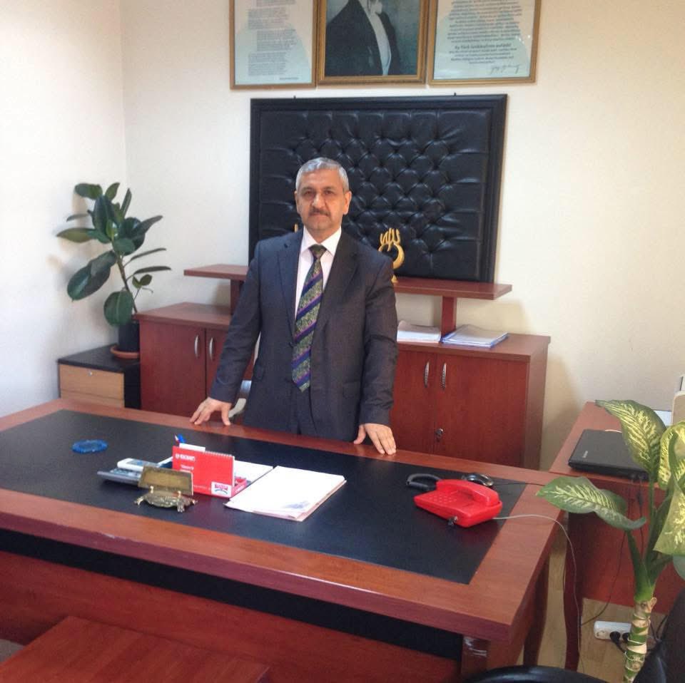 altunbasmstf's tweet photo. Eğitim camiamızın saygıdeğer hocalarından Fikret BAY VEFAT ETMİŞTİR.30 Nisan 2025 Çarşamba öğle namazına müteakip Gaziantep Asri Mezarlığı Nakiboğlu Camii’nden kaldırılacaktır.
Merhuma Yüce Allah’tan rahmet; ailesine, yakınlarına ve eğitim camiamıza sabır ve başsağlığı diliyorum. https://t.co/YgrY1IPz0m