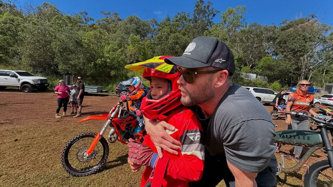 chrishemsworth's tweet image. Stoked for my boy competing in his first ever race finishing 3rd in his class, proud moment ❤️