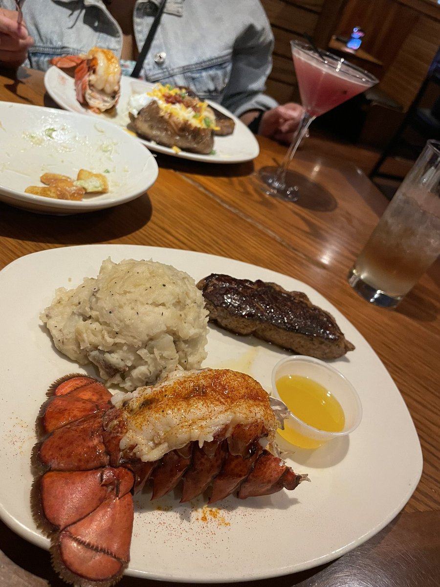 KillaKAB's tweet image. Dinner 🥘 #steak #lobster #mashedpotatoes