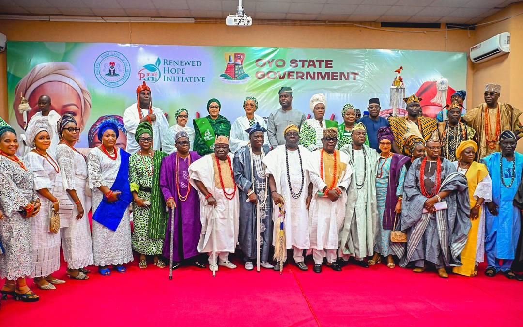 PRESS RELEASE

FIRST LADY OLUREMI TINUBU SOLICITS COOPERATION OF TRADITIONAL RULERS ON THE ELIMINATION OF FEMALE GENITAL MUTILATION, OTHERS
As she inaugurates Community ICT Center in Ibadan

The First Lady of the Federal Republic of Nigeria Senator Oluremi Tinubu says the