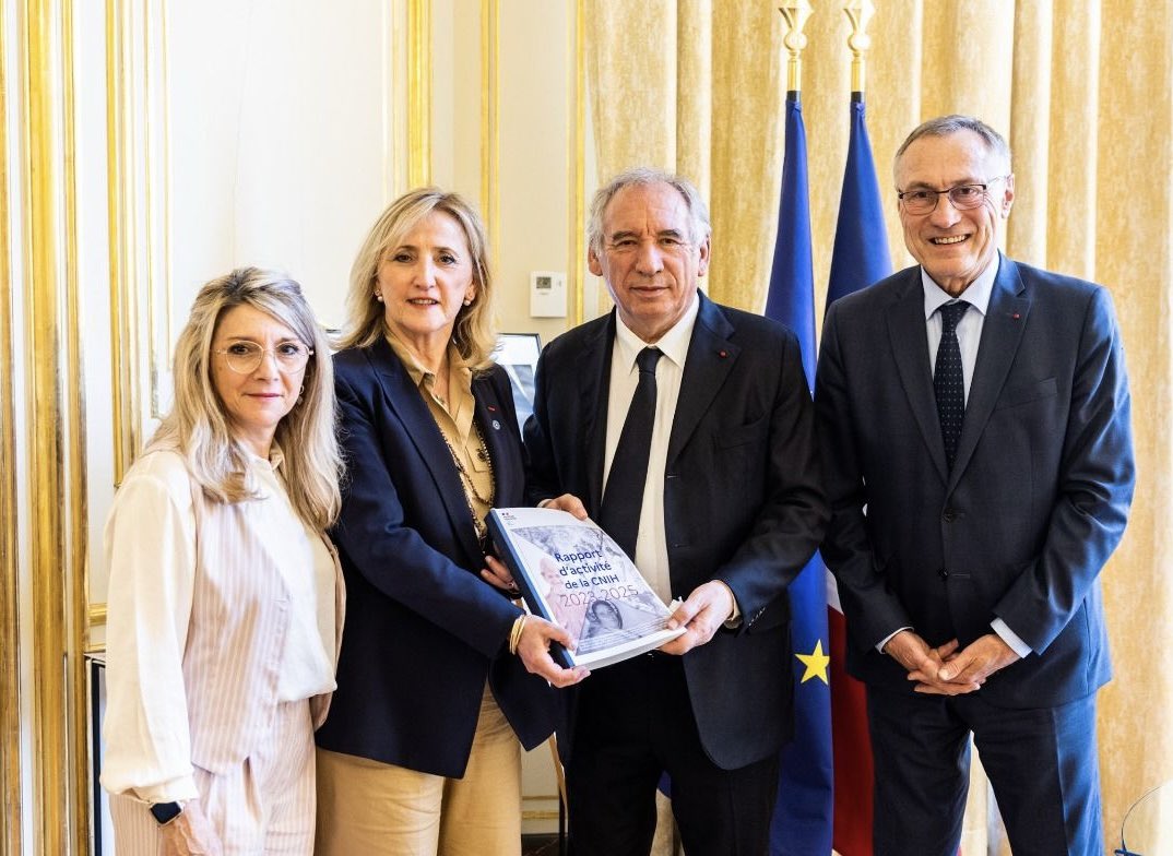 Le Premier ministre a reçu Françoise DUMAS, Présidente de la CNIH. La réparation pour les Harkis se poursuit : 37 nouveaux sites reconnus, jusqu’à 6 000 personnes supplémentaires indemnisées. Un pas de plus pour la mémoire et la justice.