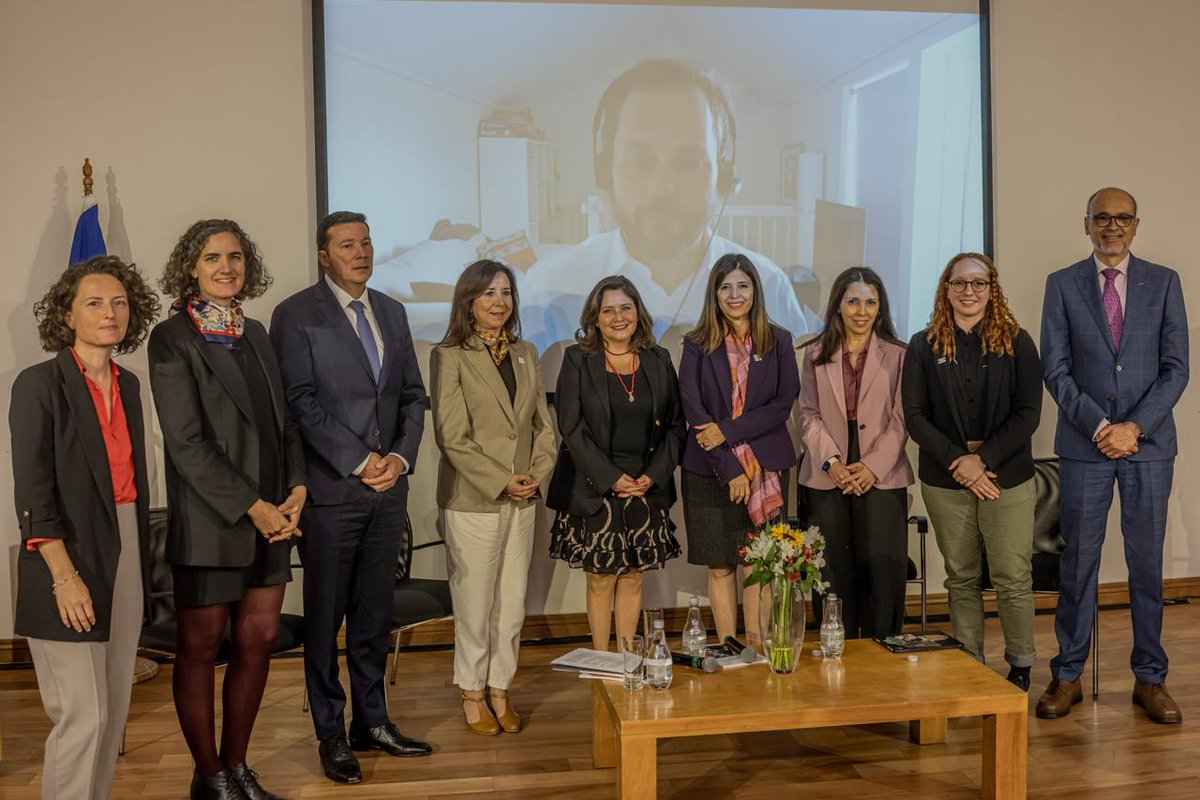Agradecemos a nuestros panelistas y al público de nuestro seminario "Ecosistemas de Integridad Electoral. Claves para mejorar la democracia en América Latina". Seguimos trabajando por el fortalecimiento democrático, con elecciones justas, transparentes y libres de manipulación.