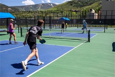 The Avon Rec Center will be closed from Saturday, May 3 through Friday, May 9.  The facility will reopen on Saturday, May 10 with the pool area remaining closed through Sunday, May 18.  cvcpl.us/yXSMfpJ