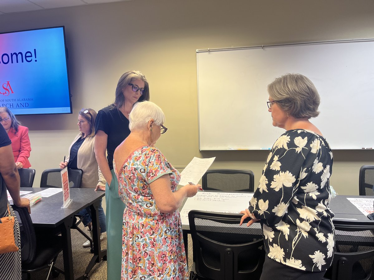 SARIC (@usasaric) on Twitter photo Sue Ellen Gilliland, <a href="/ALSDEEdTech/">ALSDE Educational Technology</a>, <a href="/USACEPS/">USA College of Education & Professional Studies</a> students & faculty, & K-12 educators came together to learn more about AI in Education. Inservice & preservice teachers collaborated through small group activities & learned more about AI tools from <a href="/JohnsonTimes/">Tim Johnson</a>❤️🤍💙 Sue Ellen Gilliland, <a href="/ALSDEEdTech/">ALSDE Educational Technology</a>, <a href="/USACEPS/">USA College of Education & Professional Studies</a> students & faculty, & K-12 educators came together to learn more about AI in Education. Inservice & preservice teachers collaborated through small group activities & learned more about AI tools from <a href="/JohnsonTimes/">Tim Johnson</a>❤️🤍💙