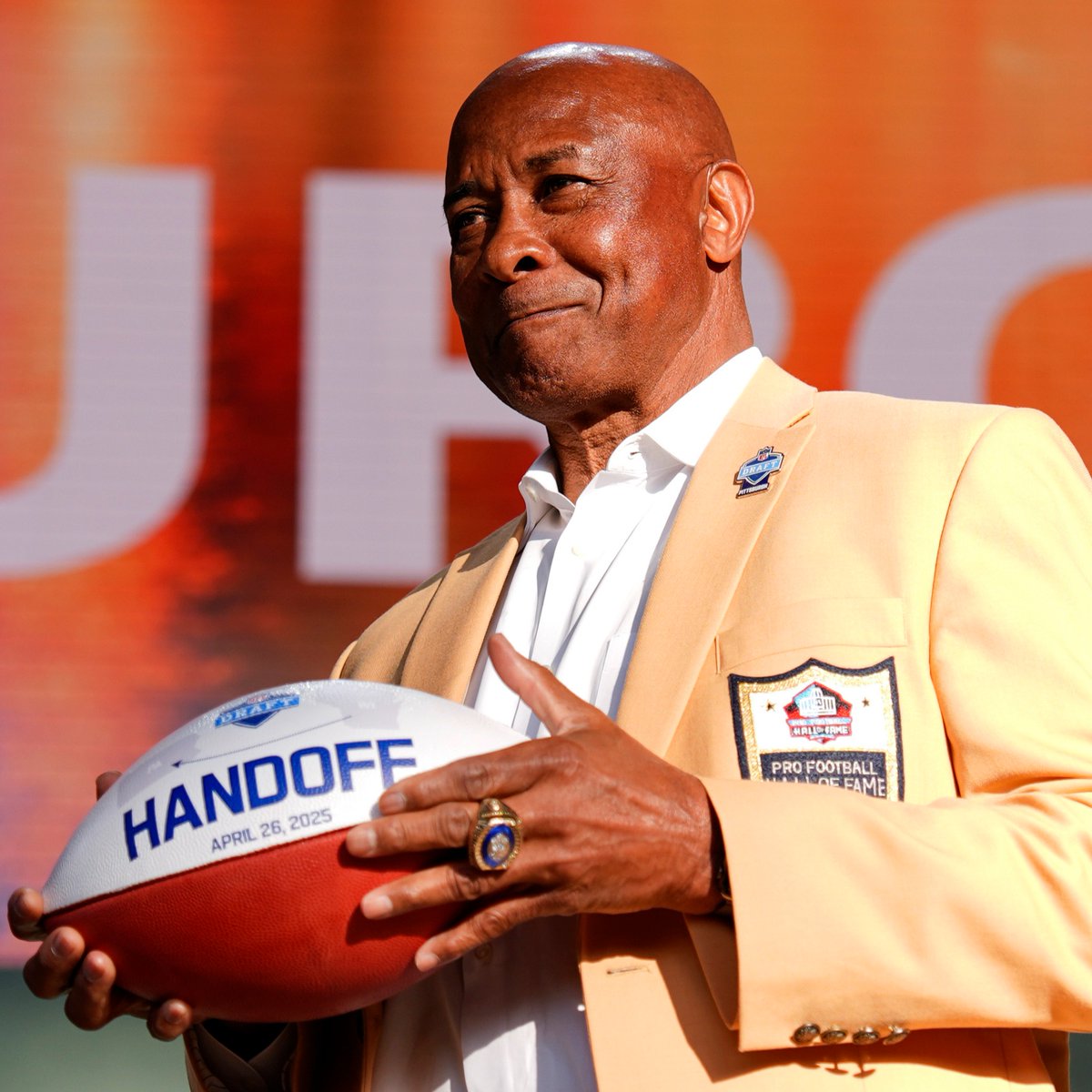Pro Football Hall of Fame (@profootballhof) on Twitter photo LeRoy Butler 🤝 Lynn Swann
A legendary handoff from Title Town to Steel City as the tradition of the NFL Draft is passed on to Pittsburgh for 2026. 🏈
<a href="/packers/">Green Bay Packers</a> | <a href="/steelers/">Pittsburgh Steelers</a> | @nfldraft | <a href="/leap36/">leroy butler (blue check)</a> LeRoy Butler 🤝 Lynn Swann
A legendary handoff from Title Town to Steel City as the tradition of the NFL Draft is passed on to Pittsburgh for 2026. 🏈
<a href="/packers/">Green Bay Packers</a> | <a href="/steelers/">Pittsburgh Steelers</a> | @nfldraft | <a href="/leap36/">leroy butler (blue check)</a>