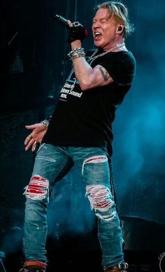 AXL...AXL ROSE
Baby's On Fire!🔥🔥🔥
#801