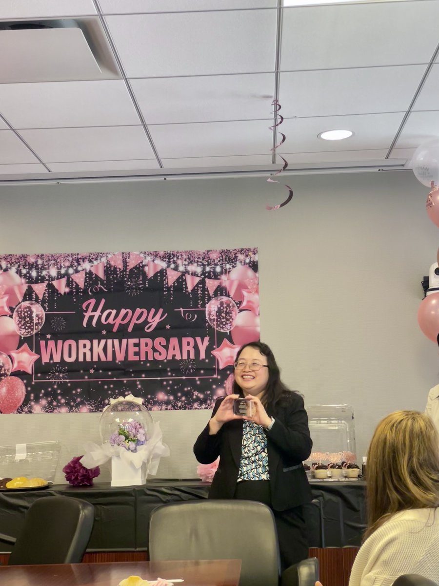 Congratulations to Haifei Wang, our Associate Director of Research Administration, on her remarkable 20th work anniversary!