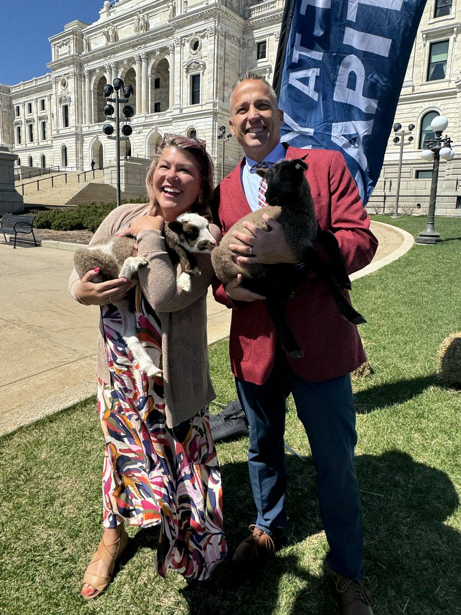 threeriverspark's tweet image. Representatives @dawn_gillman and @BenBakebergMN agree there’s nothing better than snuggling lambs when session gets stressful!