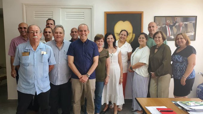 Expertos de universidades y centros de investigación participan en <a href="/citmacuba/">Ministerio de Ciencia, Tecnología y Medio Ambiente</a> en intensa preparación de borrador de Ley de Ciencia e Innovación. Según anunció ministro <a href="/ArmandoRguezB/">Armando</a> a finales de #Mayo empieza recorrido por provincias y municipios!!  #CienciaCubana <a href="/DiazCanelB/">Miguel Díaz-Canel Bermúdez</a>