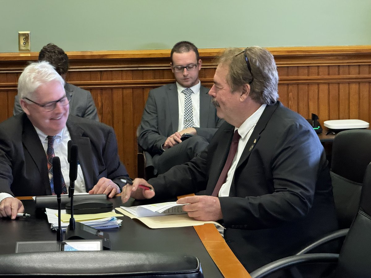 I voted to advance Senate Study Bill 1236 this afternoon. The bill funds numerous economic development programs in the State of Iowa including millions of dollars to the University of Northern Iowa to better prepare students for a 21st Century workforce. #ialegis