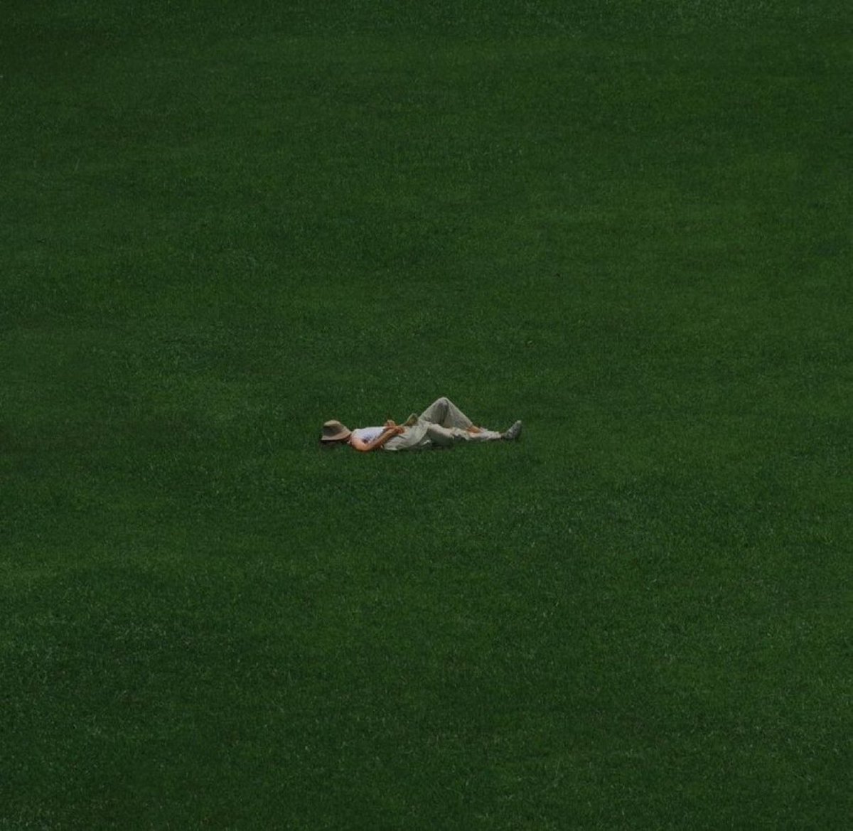 Yaşayışta sadelik, düşüncede ihtişam.

Oscar Wilde