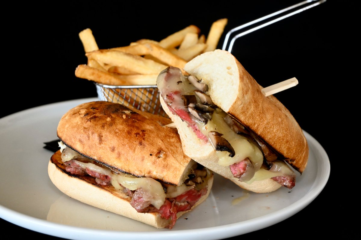 Indulge in Something Special👇
🦞 Lobster Pappardelle
🍗 Pan-Seared Chicken Supreme
🥖 Steak Sandwich
📍 Available this week only
#WeeklyFeatures #FoodieFaves #LobsterPasta #SteakSandwichGoals #ChefSpecials #FoodLovers