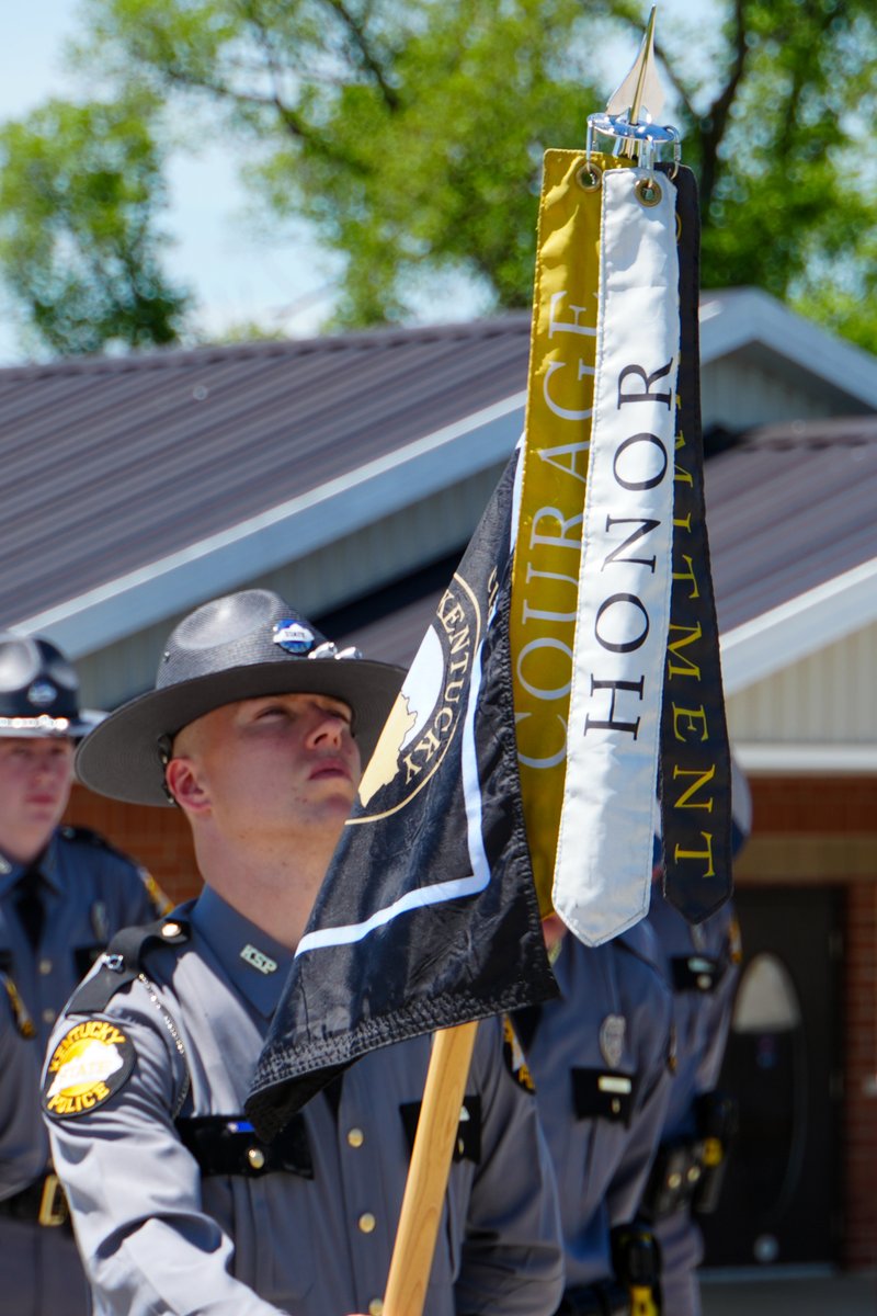 kystatepolice's tweet photo. Cadet Class 105 is three days from graduation. KSP Commissioner Phillip Burnett Jr. recently led the cadets' final inspection, a proud moment before they earn the title of Trooper. #KSP #ThinGrayLine https://t.co/z9k8VEjLgI
