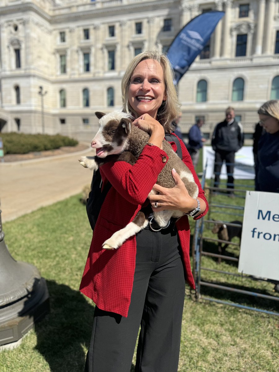 threeriverspark's tweet image. Representative @KristaForHouse had her hands full at Three Rivers Park District Day at the Capitol.