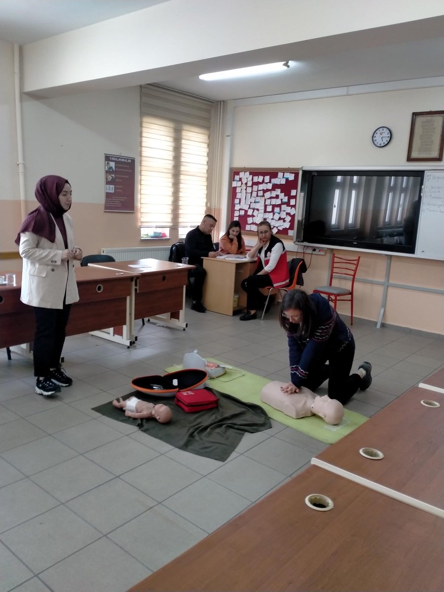 Öğretmenlerimizin uygulama sınavındaki performansları ⁦<a href="/tcmeb/">Millî Eğitim Bakanlığı</a>⁩ ⁦<a href="/meb_dhgm/">Destek Hizmetleri Genel Müdürlüğü</a>⁩ ⁦<a href="/mebisgb/">İşyeri Sağlık ve Güvenlik Birimi Daire Başkanlığı</a>⁩⁦<a href="/ozkan_meb/">Özkan AVCI</a>⁩ ⁦<a href="/balikesirmem/">Balıkesir İl Millî Eğitim Müdürlüğü</a>⁩ ⁦<a href="/balikesirisgb/">Balıkesir İl MEM İşyeri Sağlık ve Güvenlik Birimi</a>⁩ ⁦<a href="/cemalunal_/">C.ÜNAL</a>⁩ ⁦<a href="/iznikpancarci/">Berrin PANCARCI</a>⁩