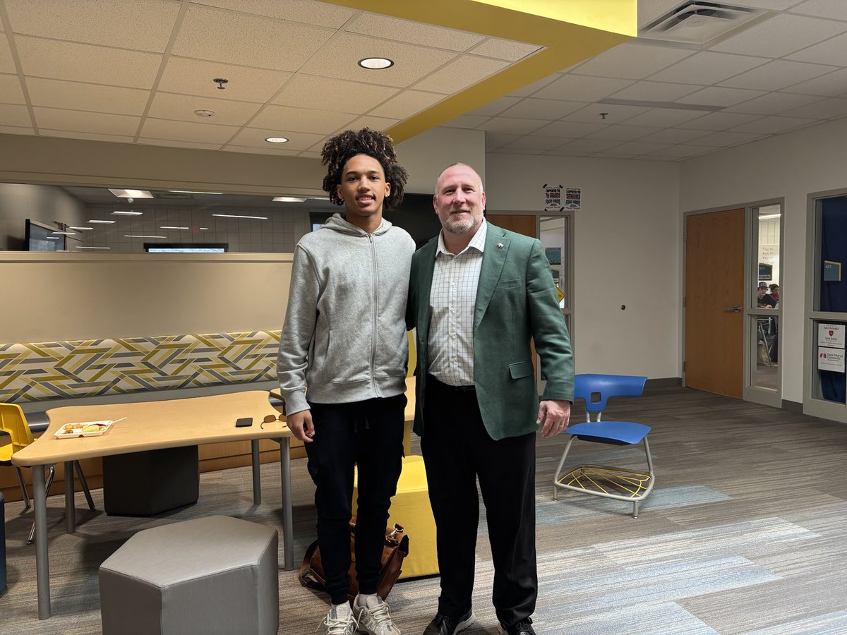 Thank you Coach Polasek from NDSU for coming to Waseca and spending some time with Deron Russell!