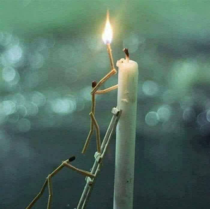 "ربما بعد غيوم التعب، سيظهر الأفق مشرقًا أكثر مما نتخيل. تلك الأخطاء الثقيلة قد تكون دروسًا لنا، تحمل في طياتها حكمة جديدة وفهمًا أعمق. الطريق الذي يبدو مليئًا بالفوضى الآن، قد يحوي في نهايته سلام ونور."