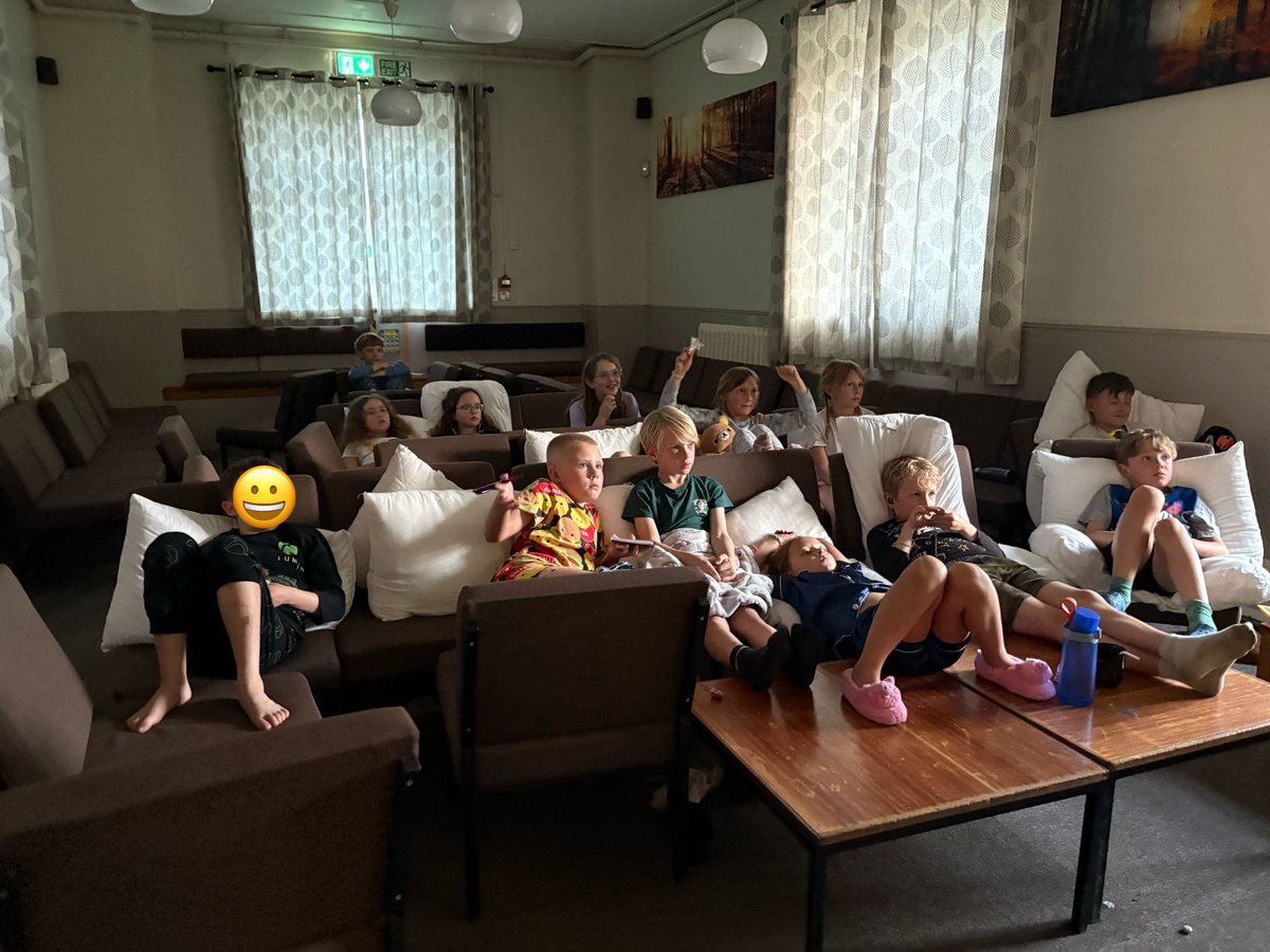 TheMeadowsPS's tweet photo. Chilling with the emoji movie and hot chocolate tonight! 🍿🍪 https://t.co/azL6BX5JzS