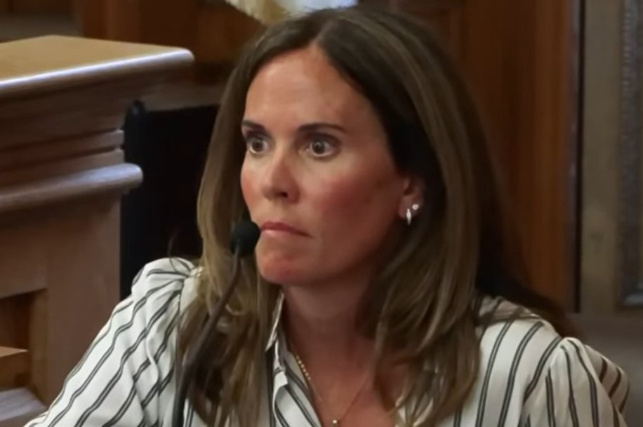 chloeinvermont's tweet photo. this is the face of pure evil https://t.co/gZzqCYYueX