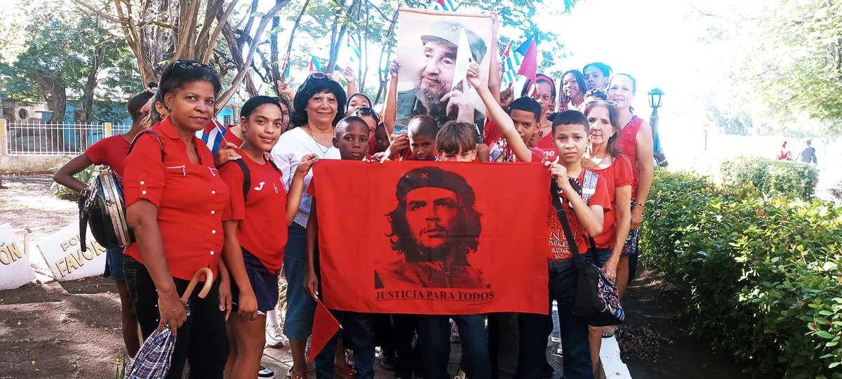 El distrito 4 de Educación realiza plenaria en saludo al 1 de Mayo."Los educadores Santiagueros por Cuba juntos creamos" !Nos vemos en la plaza!#Santiago #PorCubaJuntosCreamos
