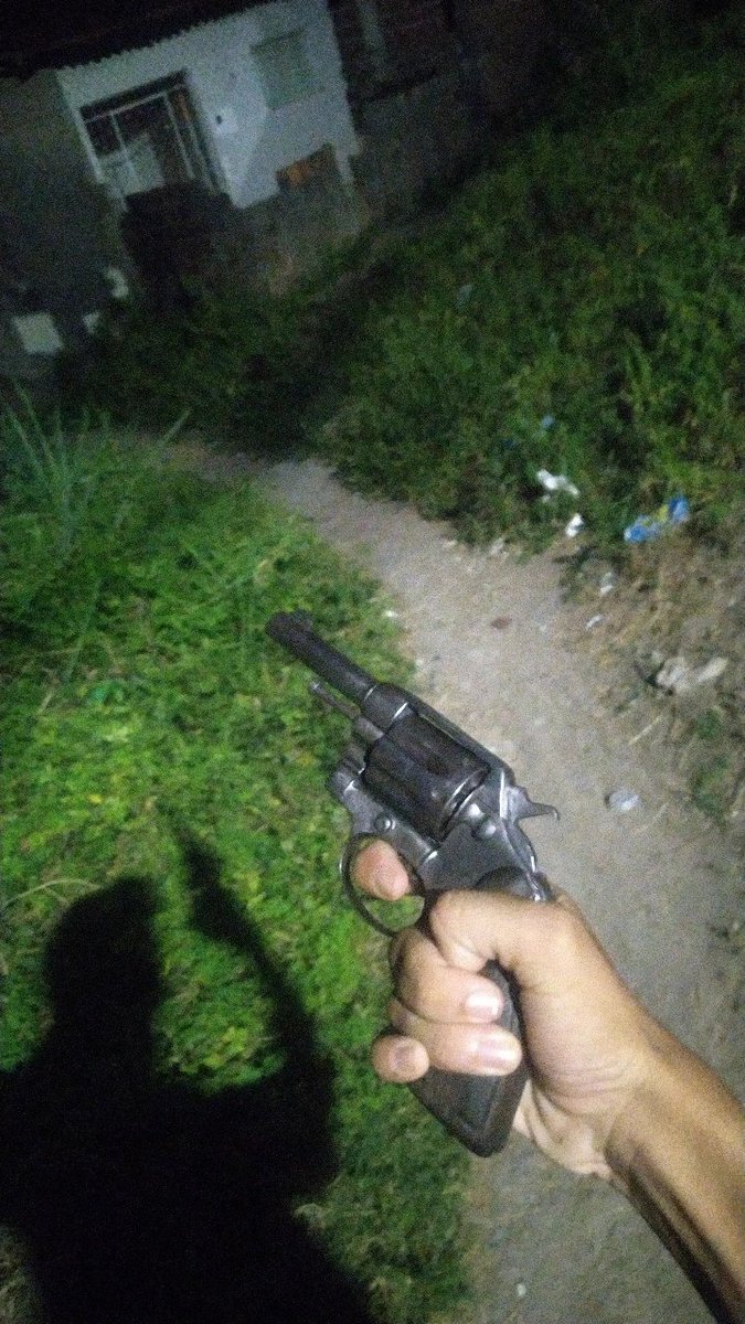 Ela tava com tanto tesão que sarrou no meu canela seca 😏