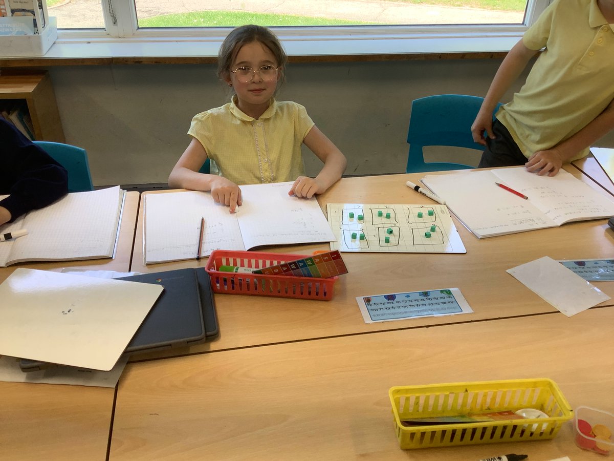 LancotSchool's tweet image. Year 3 got hands-on with maths today! 🤩 They explored non-unit fractions using real objects, making learning come alive through practical exploration!  #MathsInAction #Year3