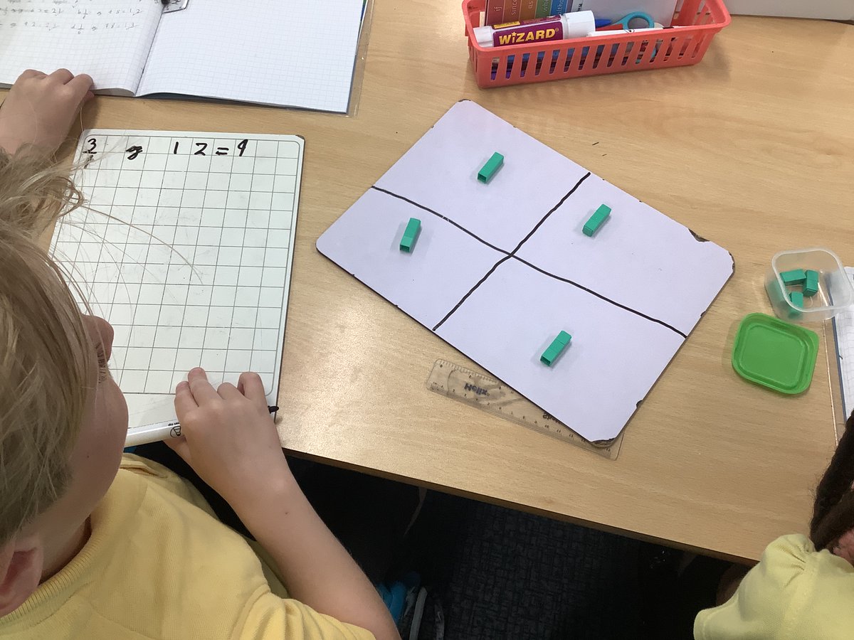 LancotSchool's tweet image. Year 3 got hands-on with maths today! 🤩 They explored non-unit fractions using real objects, making learning come alive through practical exploration!  #MathsInAction #Year3