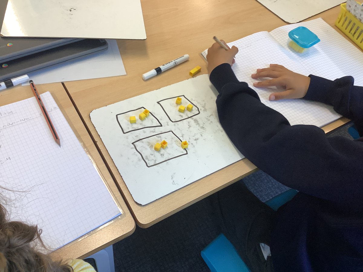 LancotSchool's tweet image. Year 3 got hands-on with maths today! 🤩 They explored non-unit fractions using real objects, making learning come alive through practical exploration!  #MathsInAction #Year3
