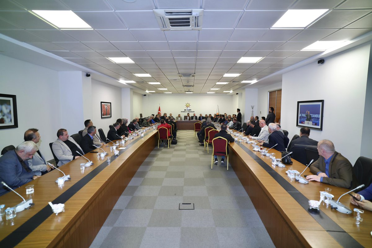 İl Başkanlığımızda Başkanımız Sn <a href="/abdullahozdemir/">Abdullah Özdemir</a>’in evsahipliğinde Ordu’lu hemşehrilerimizi misafir etmekten büyük memnuniyet duyduk.

Gönül bağlarımızı pekiştirdik, ortak değerlerimizi konuştuk. 
Birlik ve beraberliğimiz daim olsun.

<a href="/akpartiistanbul/">AK Parti İstanbul</a> 
<a href="/_ORDEF/">ORDEF</a>