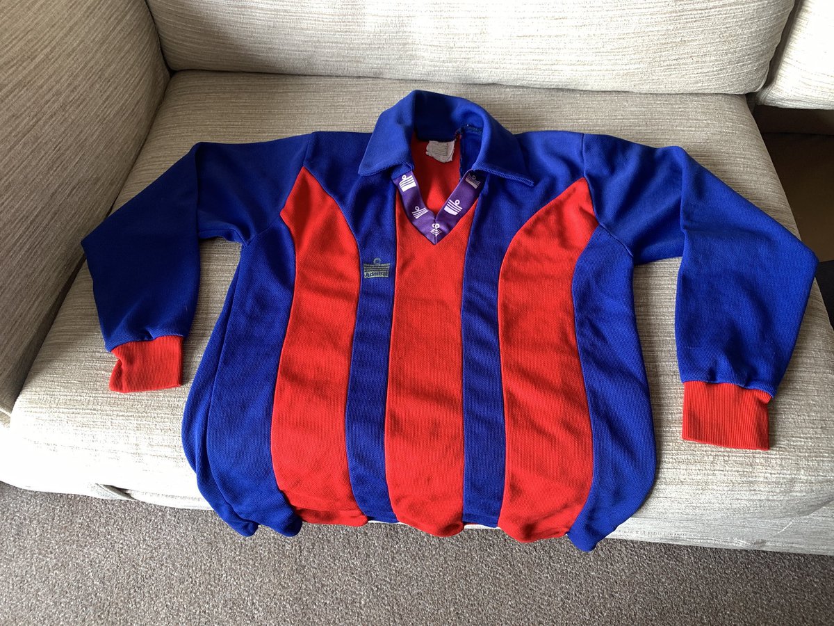 Hi guys 

Would you like us to remake this classic shirt?

Reposts appreciated 🔄❤️

#CPFC