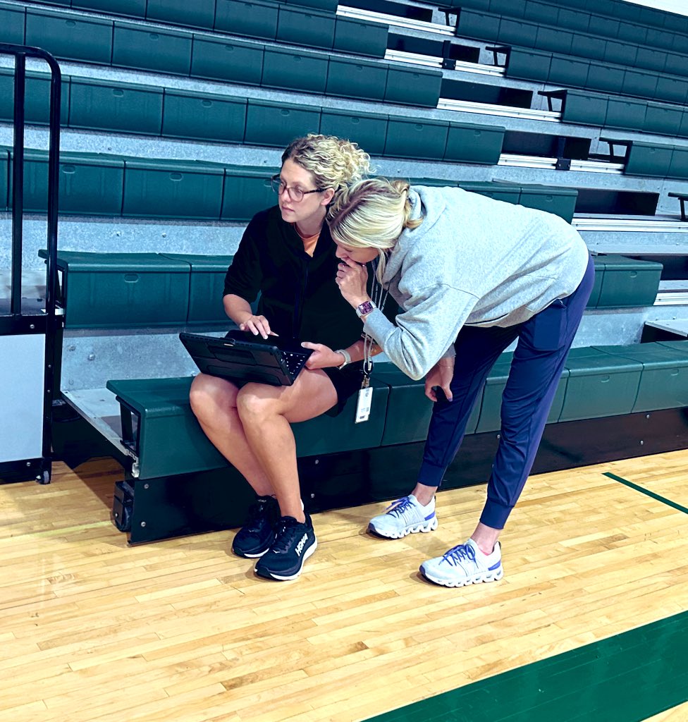 CSTWildcatsMS's tweet photo. This team of PE teachers are getting their students signed up for the 3rd annual triathlon…May 9th!!
#CSTROCS!
#CST25 https://t.co/0jTOlDVvut