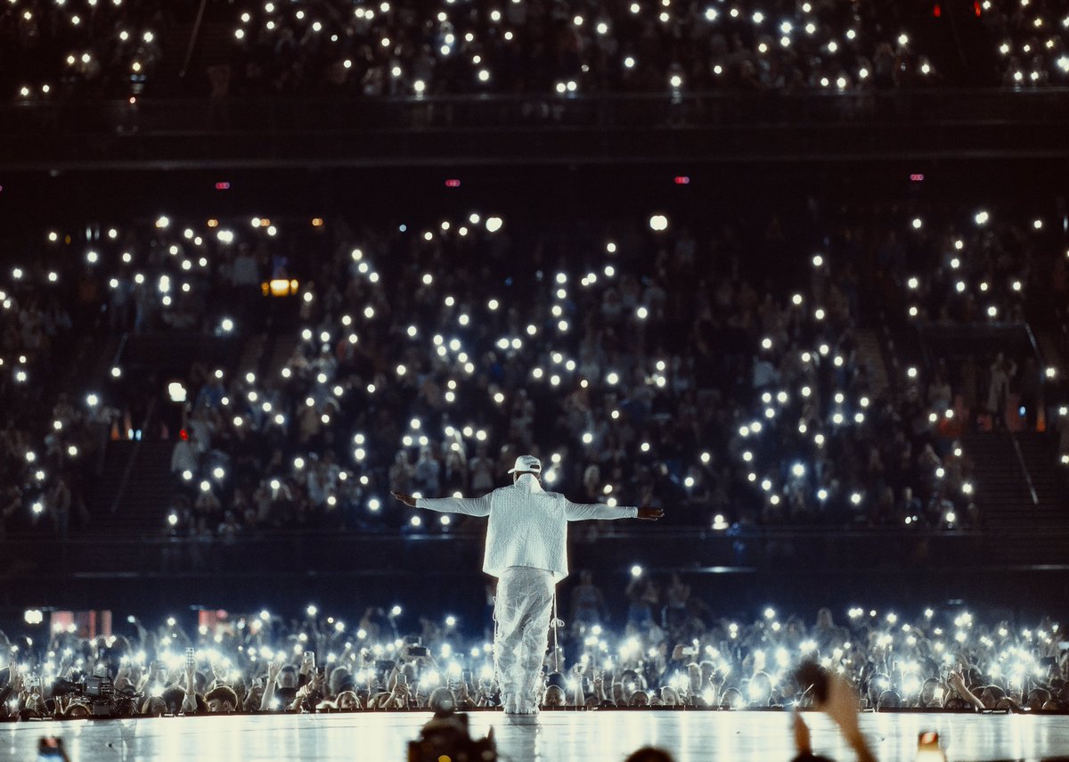 LiveNation's tweet photo. History has been made! @Usher just became the first international artist to headline five shows at @ZiggoDome in Amsterdam. Five nights. One icon. An unforgettable moment in time! #PPFTour https://t.co/fxSWRRJLl5