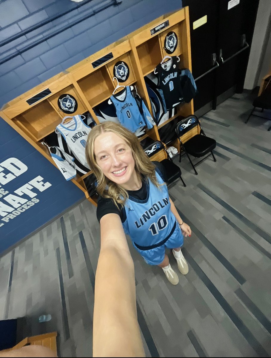 avabruner_0's tweet image. Grateful to announce I have received an offer from @LUMO_WBB ! Thank you @Ahouston5 for the opportunity to come up! Go Blue Tigers π€ππ©΅!!
@tford12kc @coachholland93 @dellalamb_bball @CoachRikardNCSA