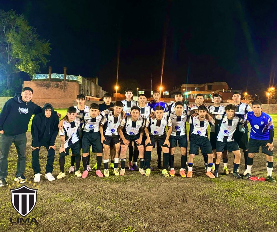 limafbc1911's tweet image. 🏆  L.Z.F. OFICIAL 2025. | 7ma. Fecha. 

#Resultados 

#1RA. | ✅ Lima F.B.C. 5-2 Ferroviarios.
#3RA. | 🤝 Lima F.B.C. 1-1 Ferrovarios.
#5TA. | ✅ Lima F.B.C. 4-2 Ferroviarios.
#6TA. | ❎ Lima F.B.C. 0-5 Ferroviarios.

🔜 Fecha 8
🆚 Belgrano
📆 04/05.
📸 Melone, Lautaro. 

🖤🤍🖤