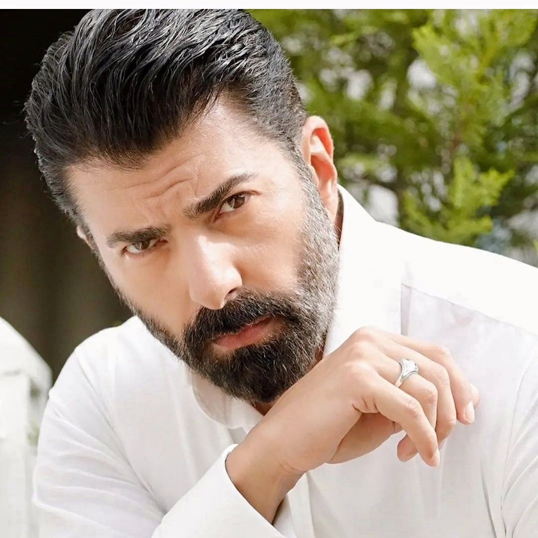 Saf kalbin ve güzel ruhun sahibi, sizi çok seviyoruz ve her zaman yanınızda olacağız

Orhun #Orhun
CenkTorun #CenkTorun