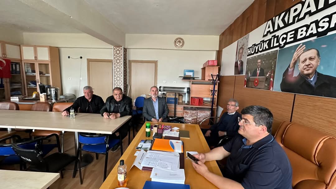 📍Haftalık ilçe yönetim kurulu toplantımızı İlçe Başkanımız Halim Akgümüş'ün başkanlığında,ilçe yönetim kurulu üyelerimiz ve belediye meclis üyelerimizin katılımlarıyla gerçekleştirdik.

Toplantımızın hayırlara vesile olmasını dileriz.
<a href="/Akparti/">AK Parti</a> <a href="/aktanitimkonya/">AK Parti Konya</a>