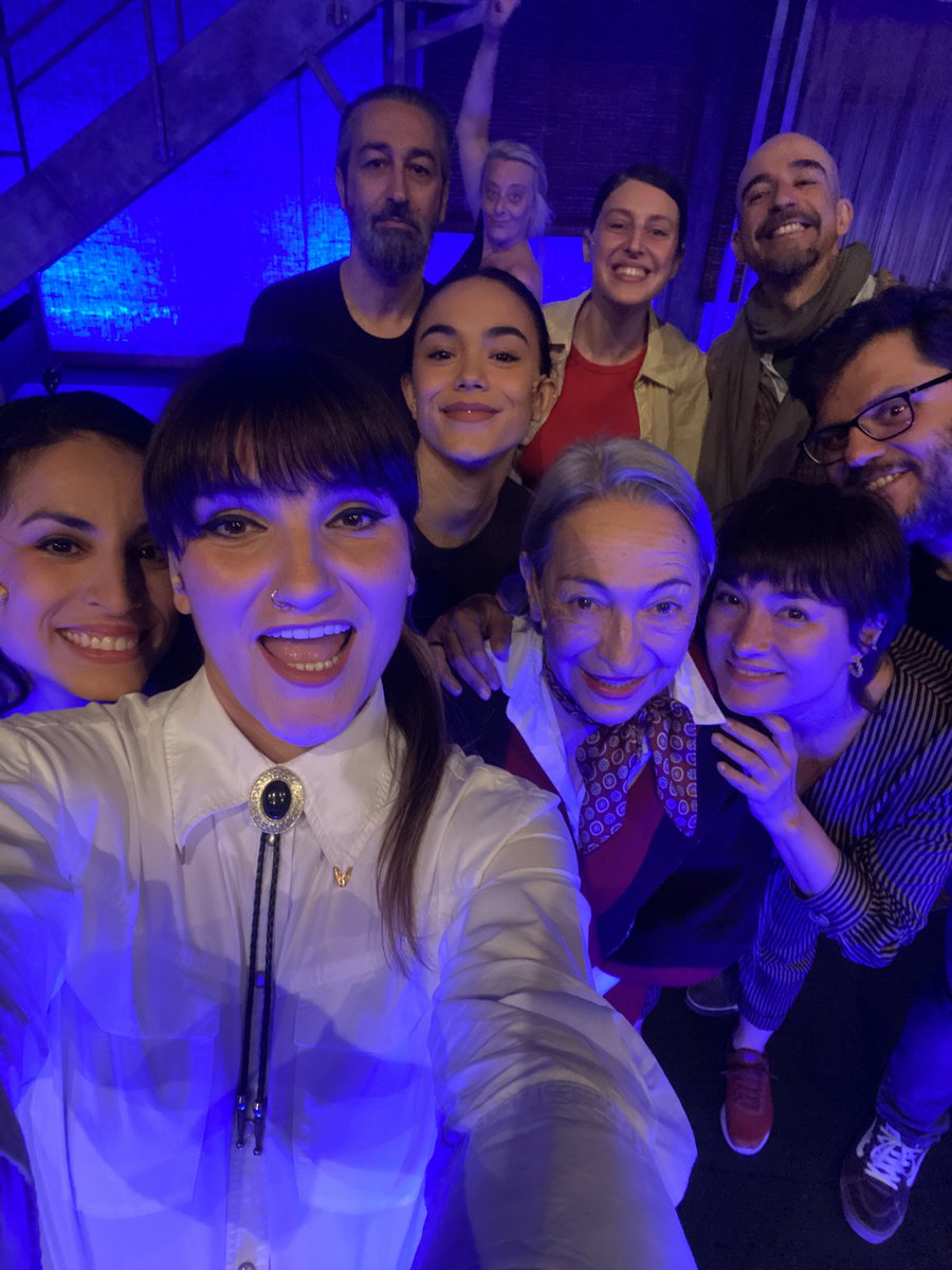 Última semana de residencia en el #TeatroMarquina de los Madriles!!! 
Vaya  V I A J A Z O  ❤️‍🔥

#Chavela #Teatro #Rozalén