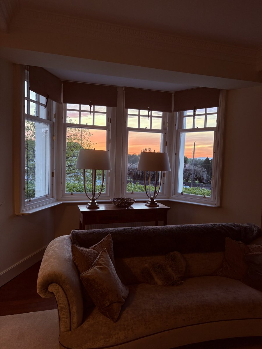 I might not be by the beach tonight, but it’s still a beautiful orange sky 😘😘😘