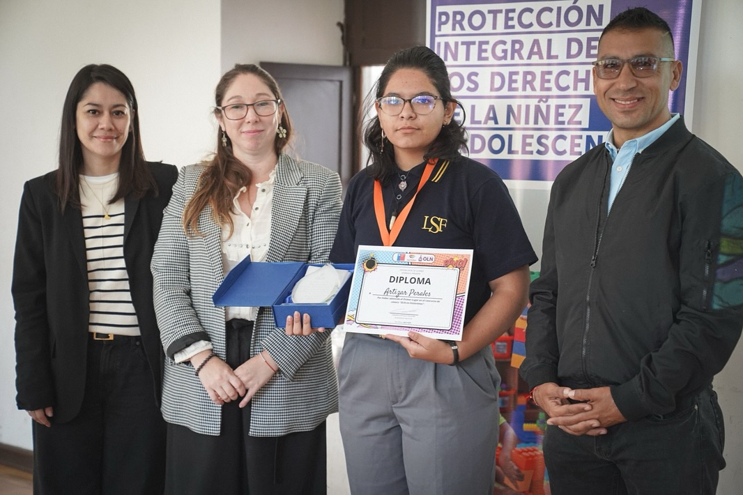 Hoy vivimos la premiación del primer concurso de cómic “OLN en historietas”, una iniciativa de nuestra Oficina Local de la Niñez.
1er lugar  Liceo San Felipe - Artizar Perales
2do lugar  Liceo Corina Urbina - Yarely Pulgar